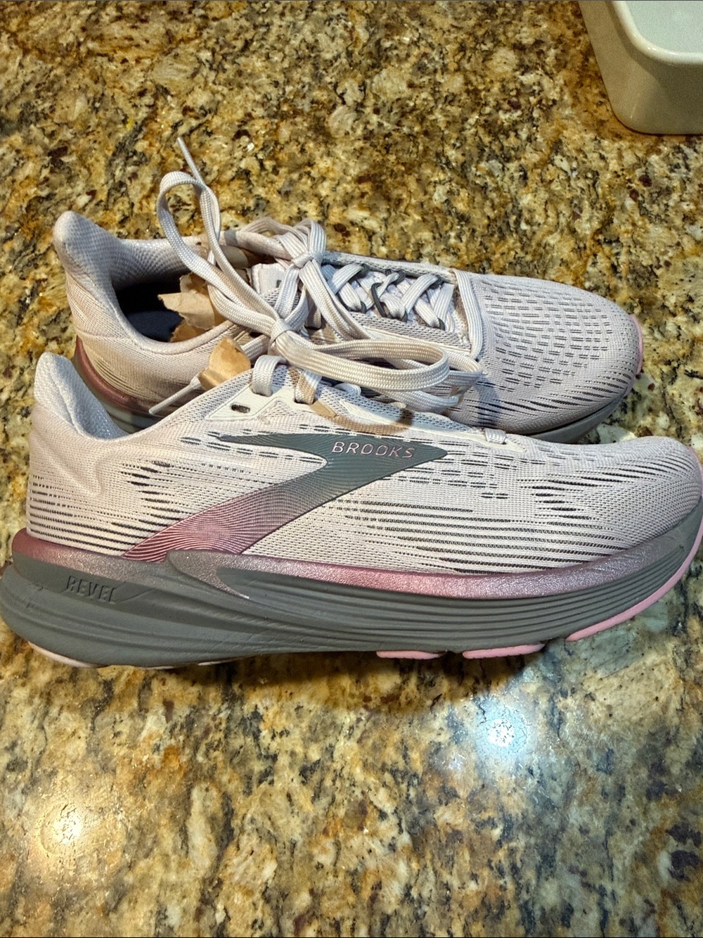 Brooks Women’s Running Shoes - Light purple/Gray revel 6.5